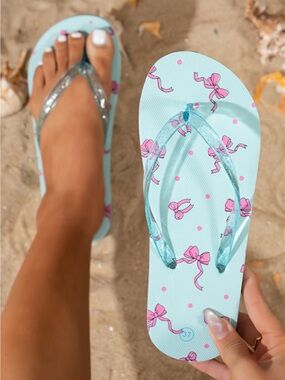 XoXo Aqua Flip Flops with Pink Bow Print ✨